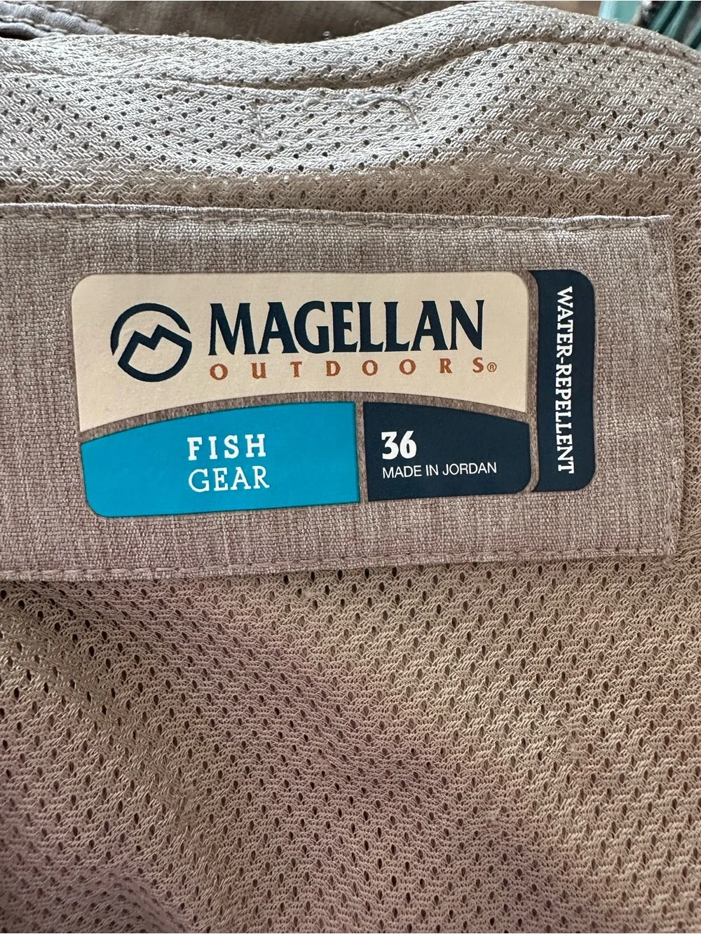 Magellan Outdoors Men's Tan Cargo Shorts fish gear water repellent 36